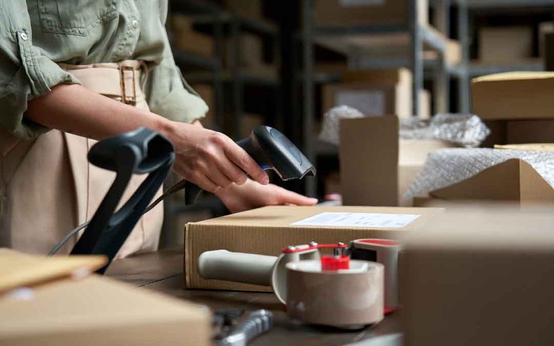 Aplikasi Manajemen Distribusi Logistik